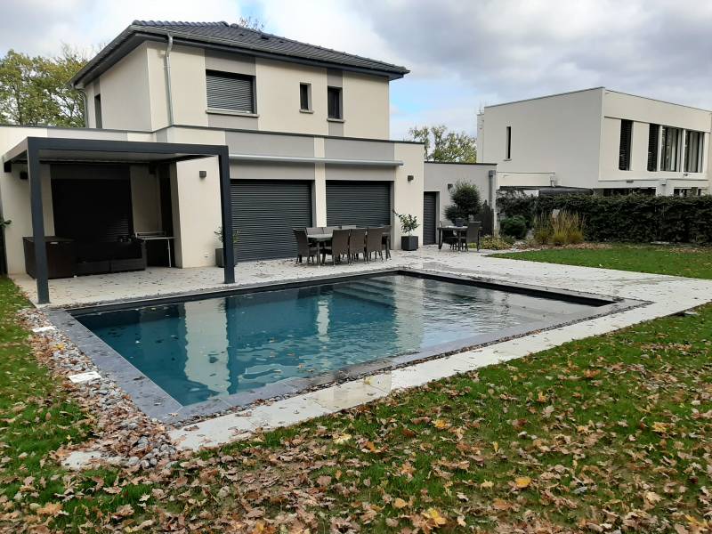 piscine carré sur petit terrain Rhône